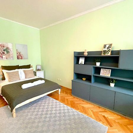 Bohemian Bright & Calm 2Br - Top Center - Private Balcony София Экстерьер фото